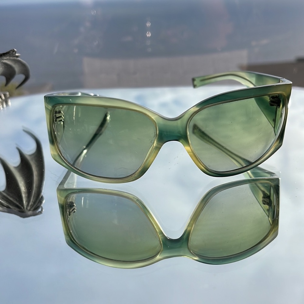 OLIVER PEOPLES SUNGLASSES - Picture 2 of 8
